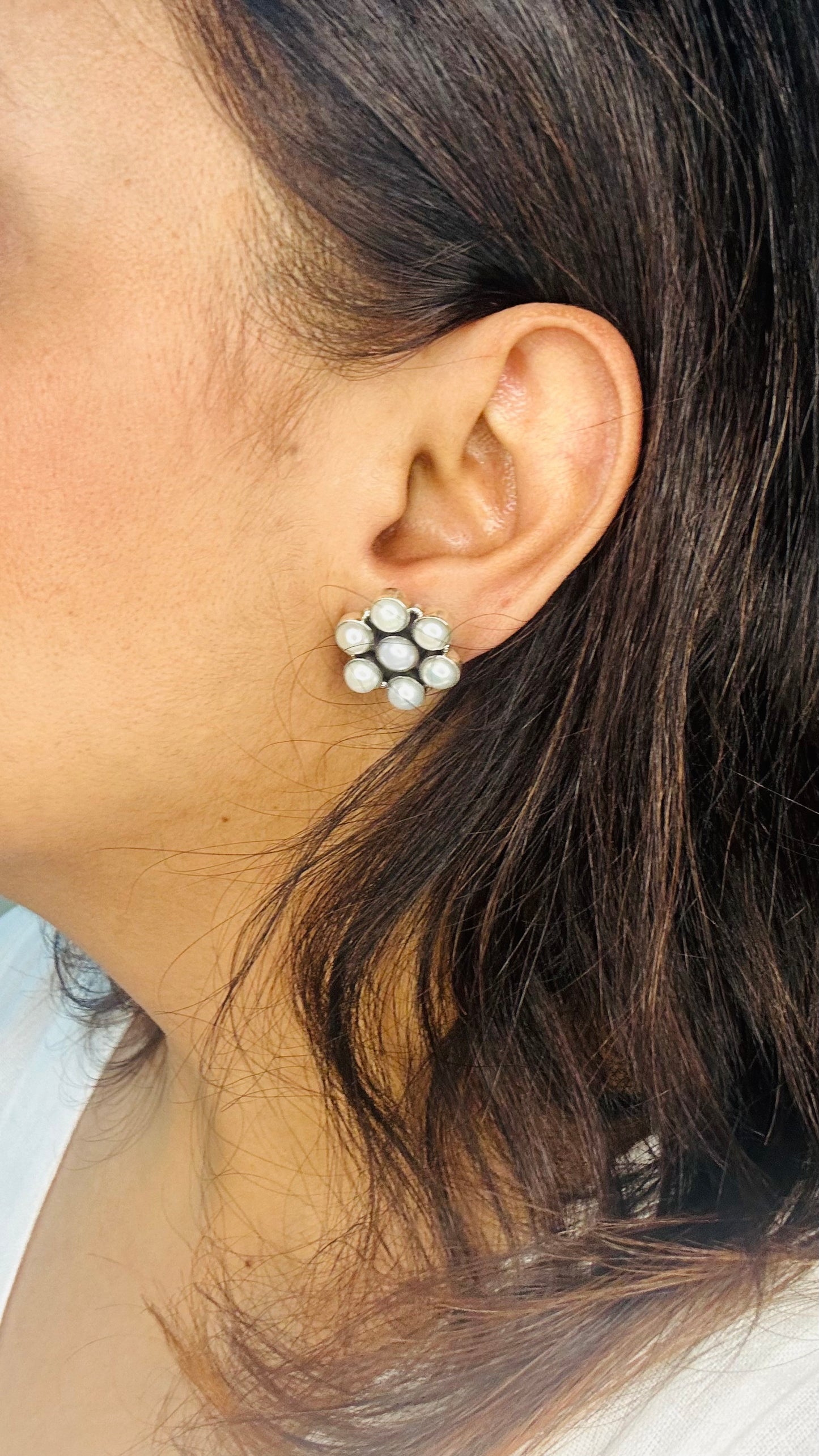 GINA.Stunning minimalist pearl and pure silver studs