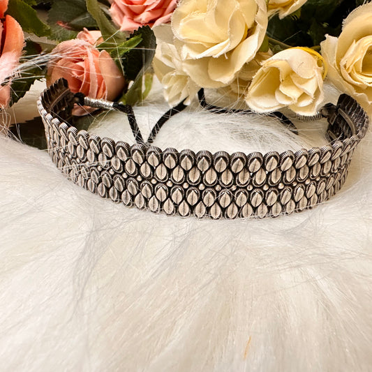 NAYAAB. The very gorgeous choker